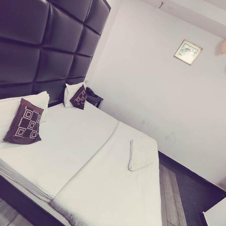 Hotel Saya Deluxe Near New Delhi Railway Station ' Exteriör bild